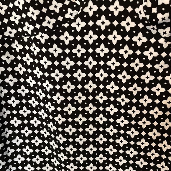 WHBM Blouse - Picture 2 of 4